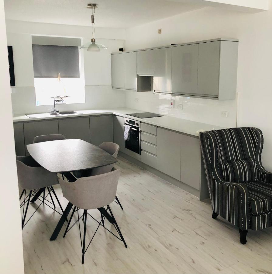 Spacious And Bright Town Centre Apartment Ballycastle Εξωτερικό φωτογραφία